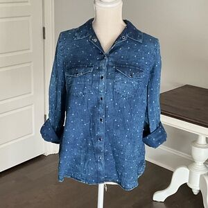 Kut from the Kloth Blue Denim Button-Up Top